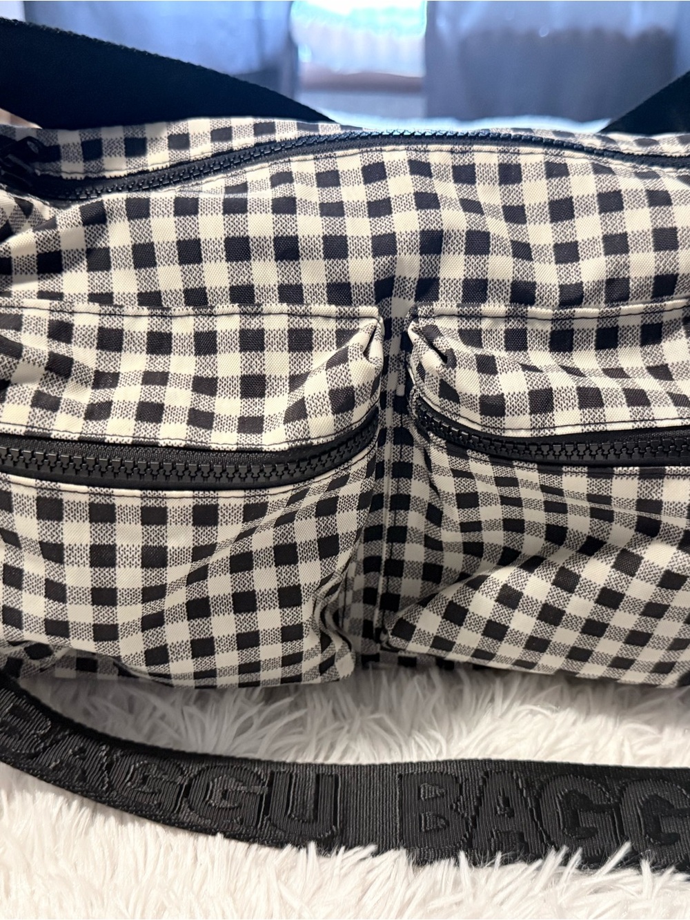BAGGU Black & White Gingham Crossbody Bag